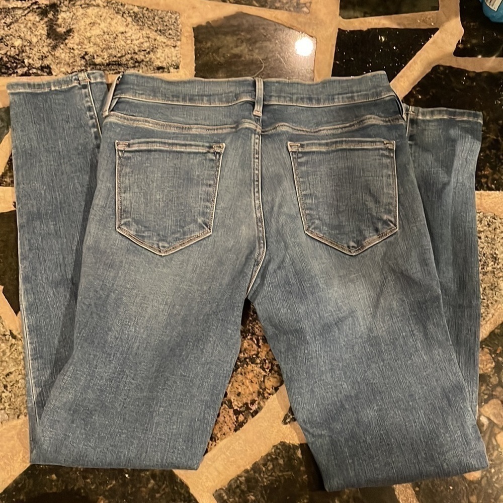 FRAME
Le Skinny de Jeanne Jeans - Picture 3 of 6